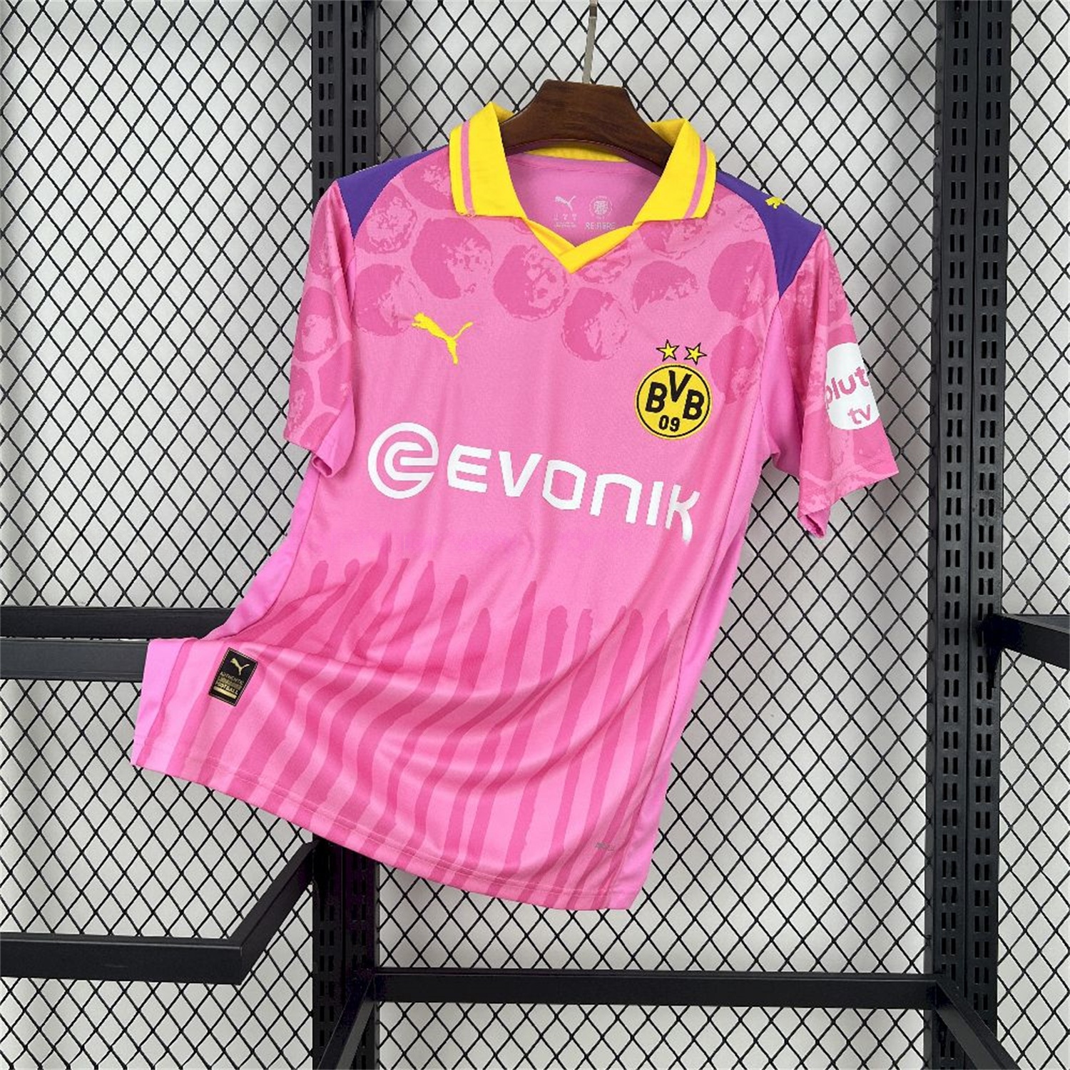 Dortmund 25-26 Club World Cup Pink Goalkeeper Jersey - Fans Version - JerseysGala