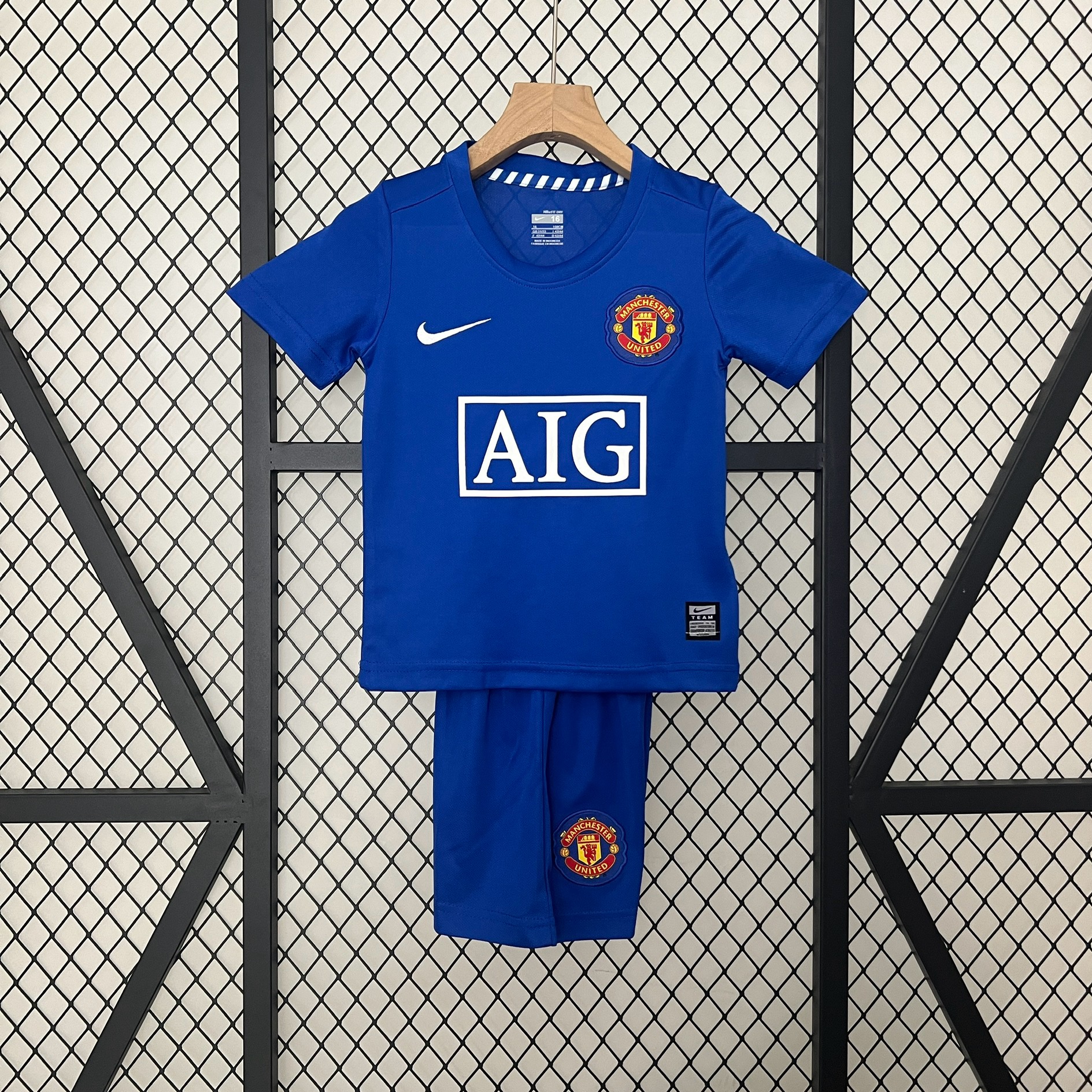 Retro Manchester United 2008-09 Third Kids Kit - JerseysGala