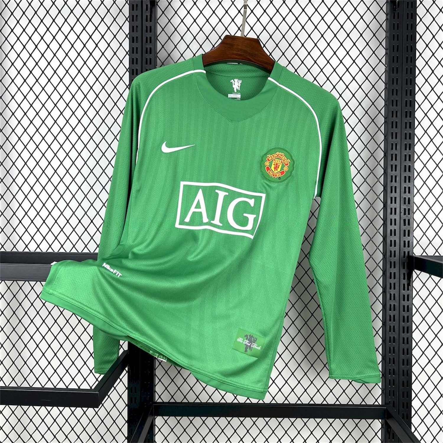 Retro Manchester United 2007-08 Green Goalkeeper Long Sleeves Jersey - JerseysGala