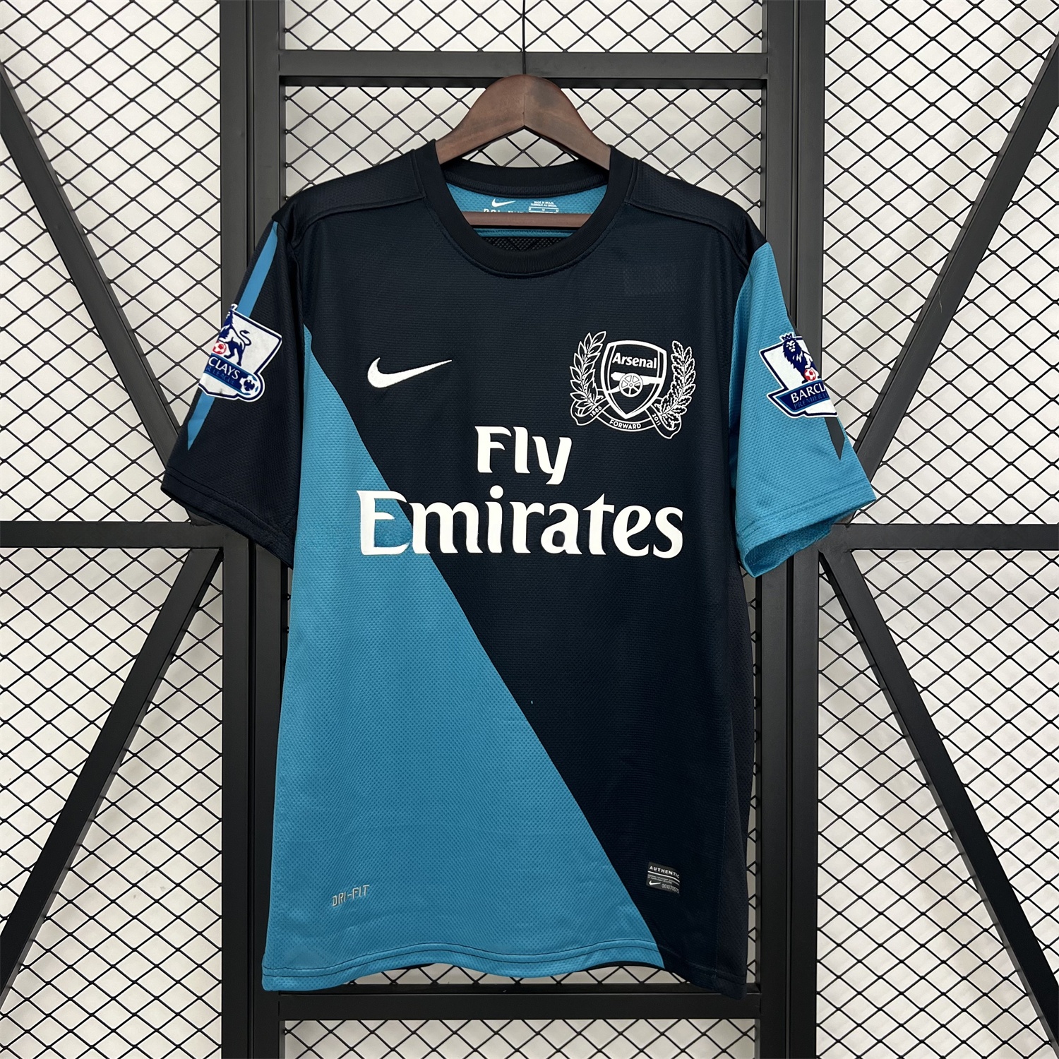 Retro Arsenal 2011-12 Away Jersey - JerseysGala