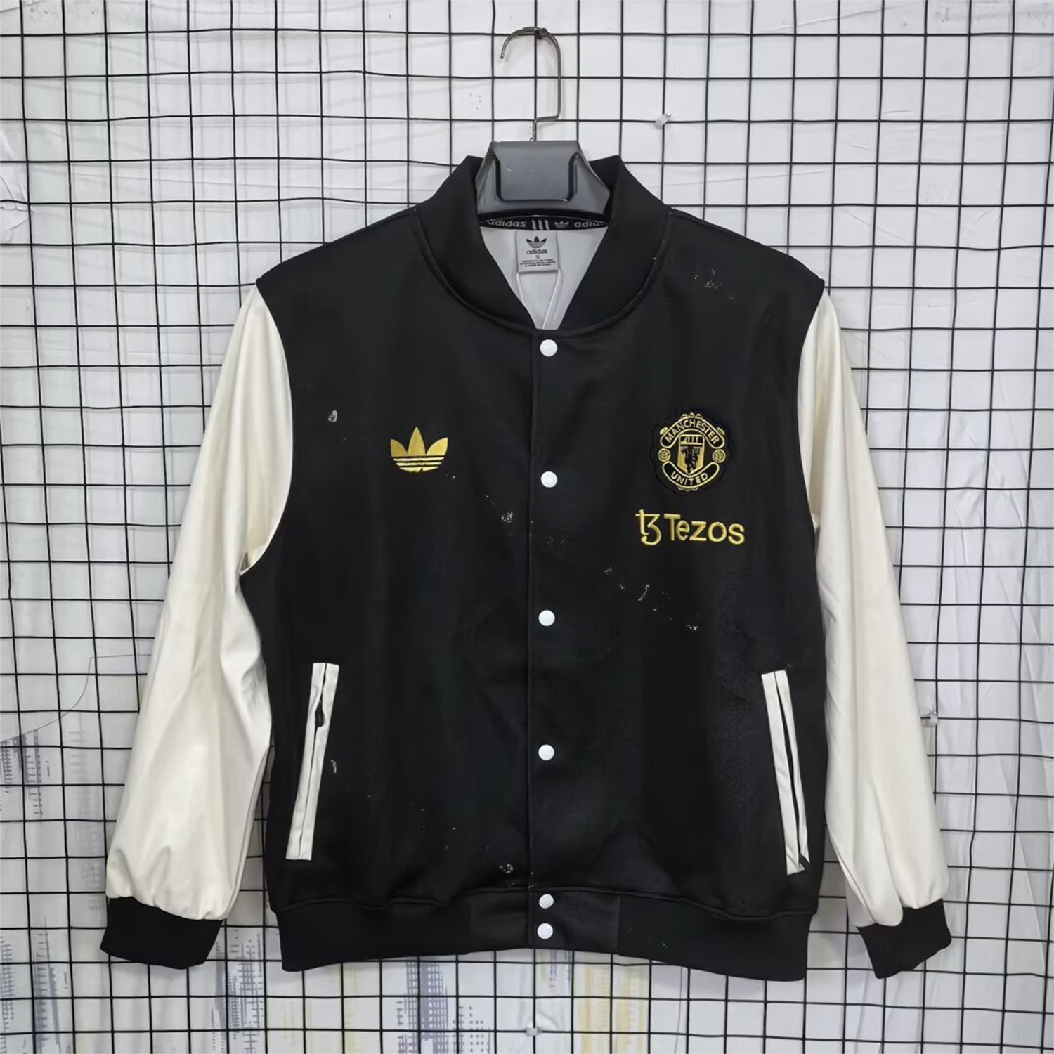 Manchester United 25-26 Windbreaker Jacket - White And Black - JerseysGala