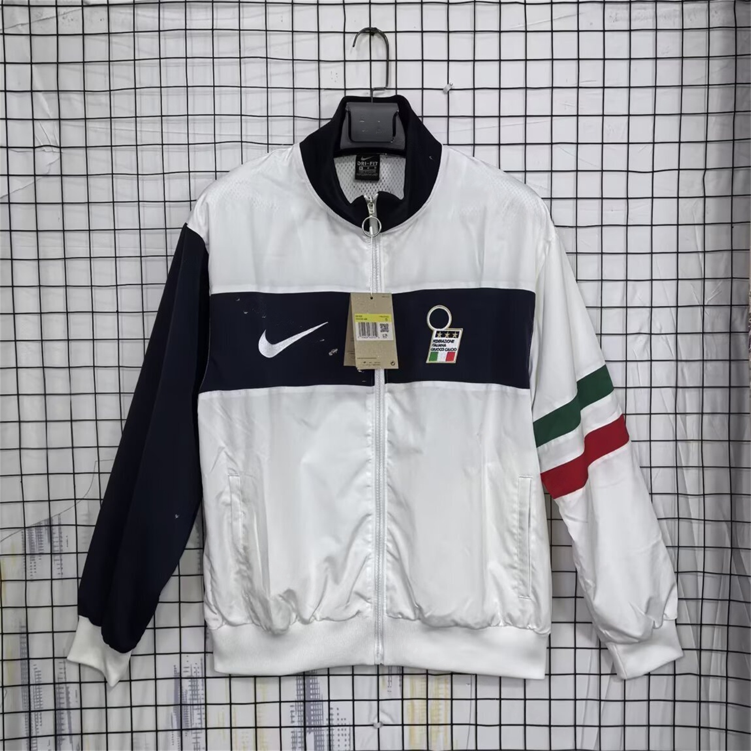 Italy 25-26 Throwback Windbreaker Jacket - White And Black - JerseysGala