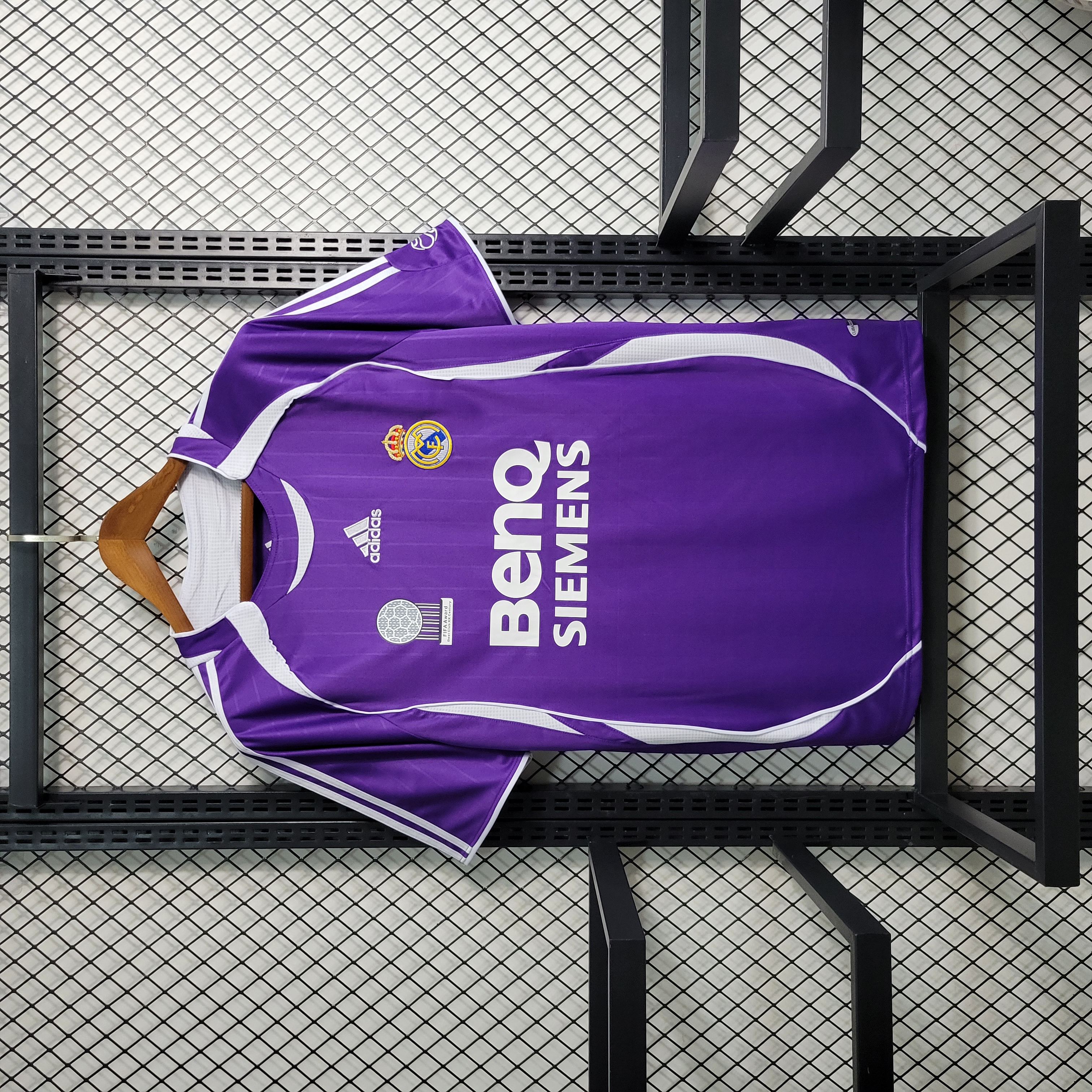 Retro Real Madrid 06-07 Third Jersey - JerseysGala