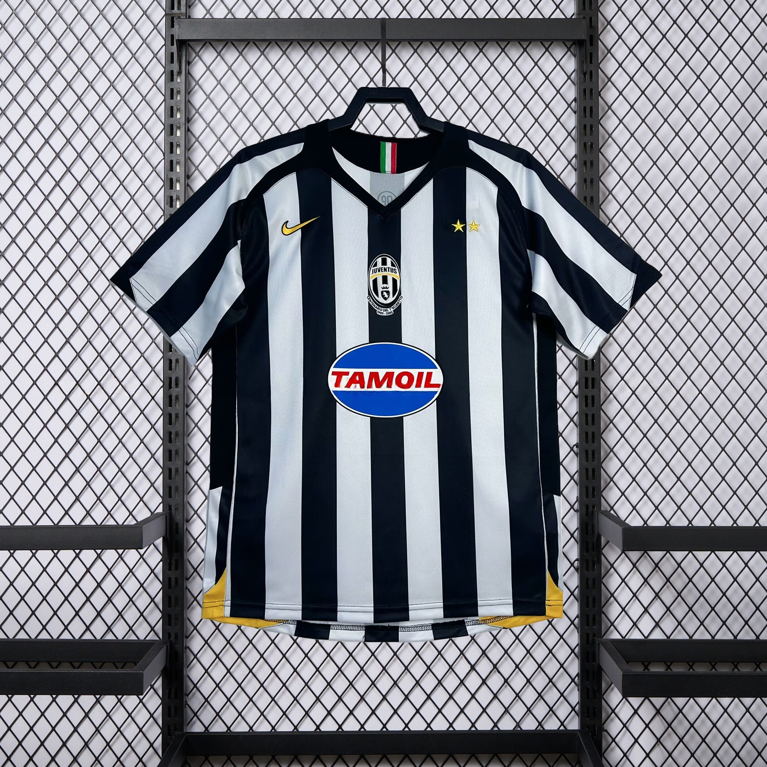 Retro Juventus 2005-06 Home Jersey - JerseysGala
