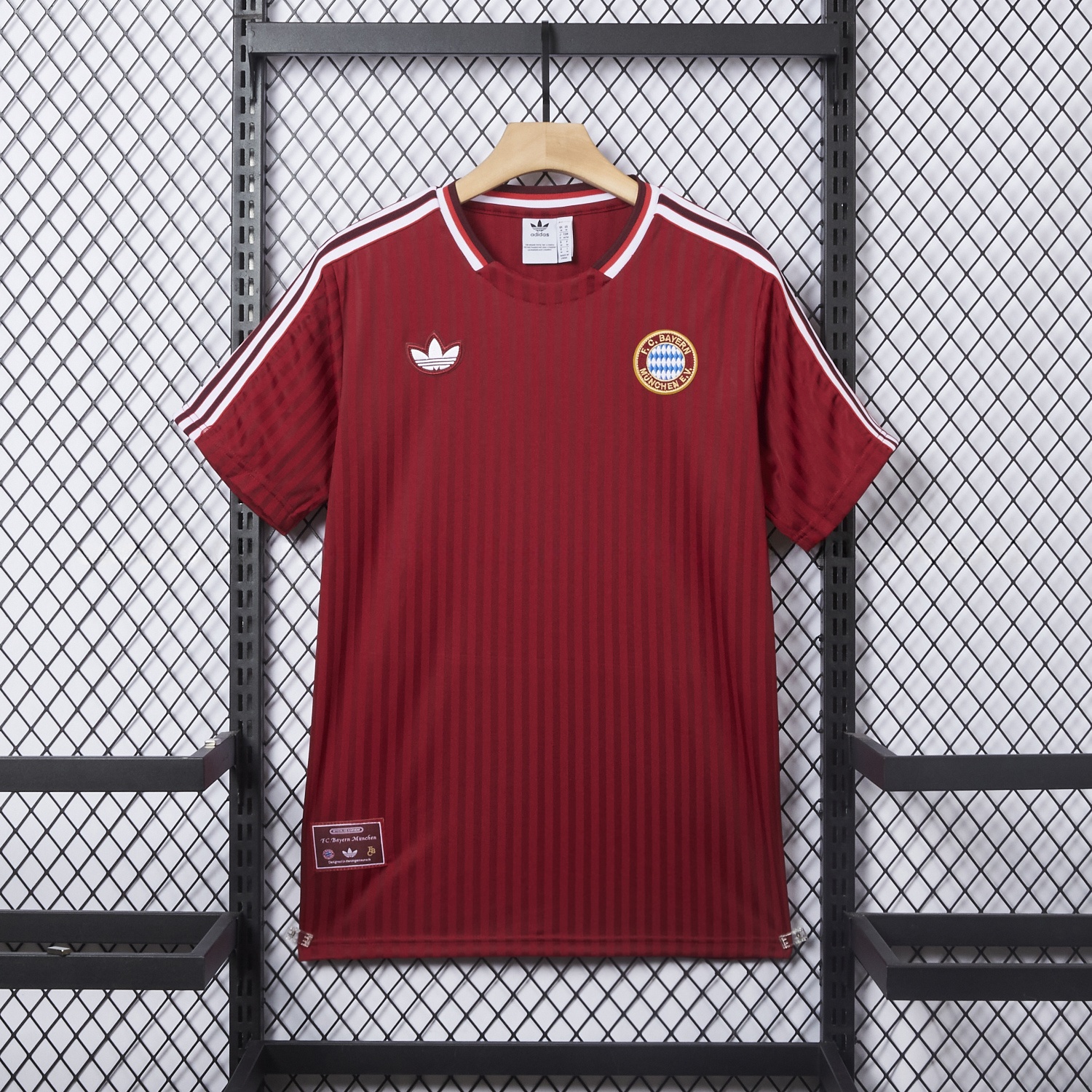 Bayern Munich 25-26 Trefoil Wine Red Travel Jersey - Fans Version - JerseysGala