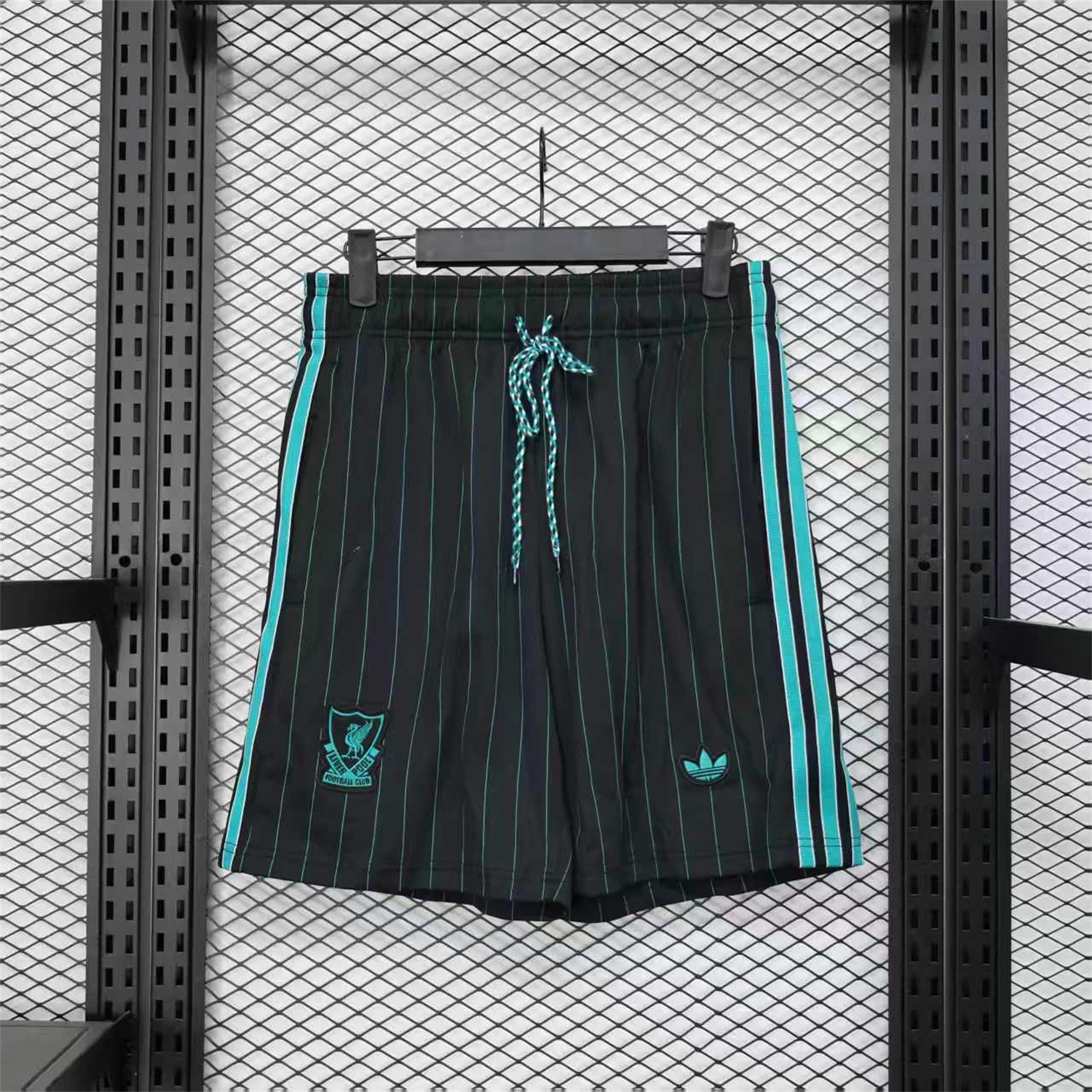 Liver.pool 25-26 Trefoil Black Travel Shorts - Player Version - JerseysGala