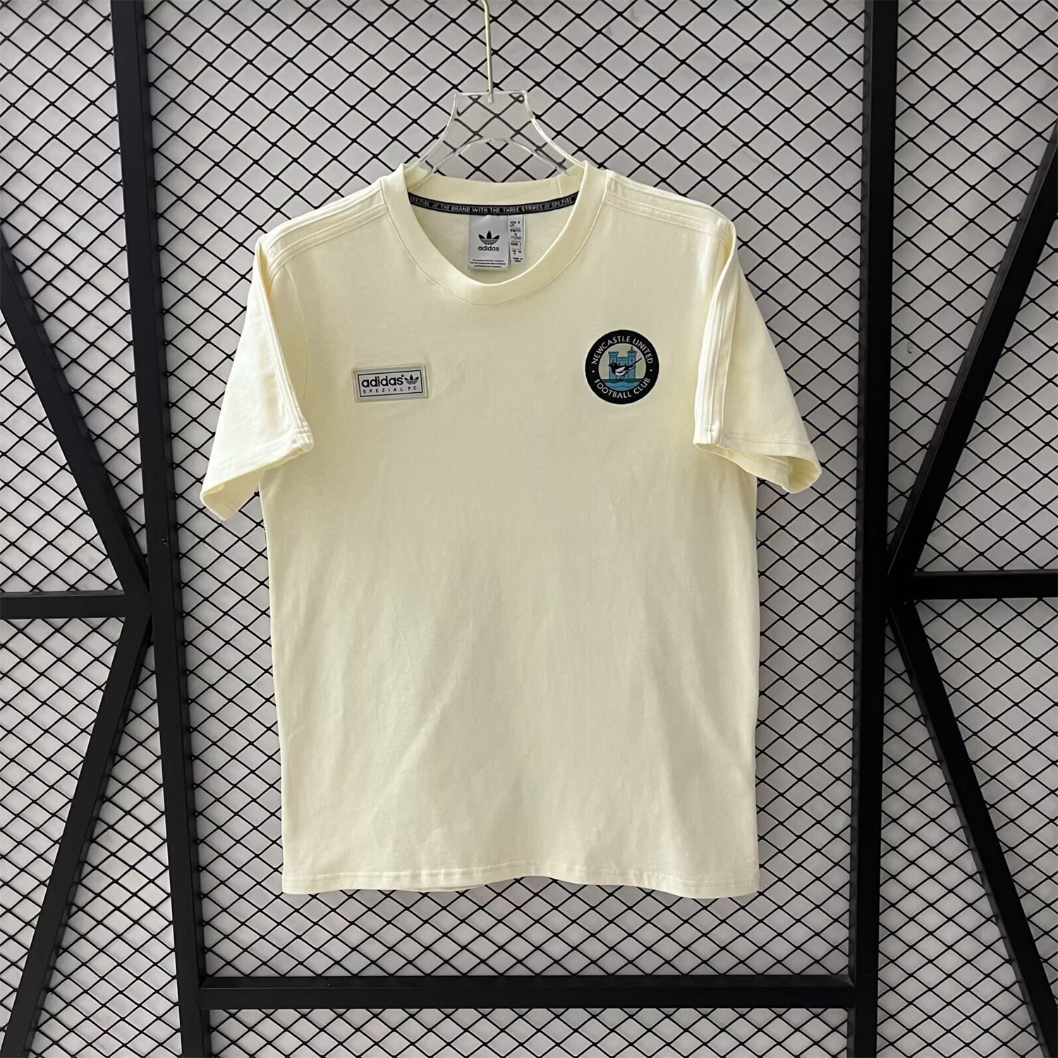 Newcastle United 25-26 Beige Casual Shirt - JerseysGala