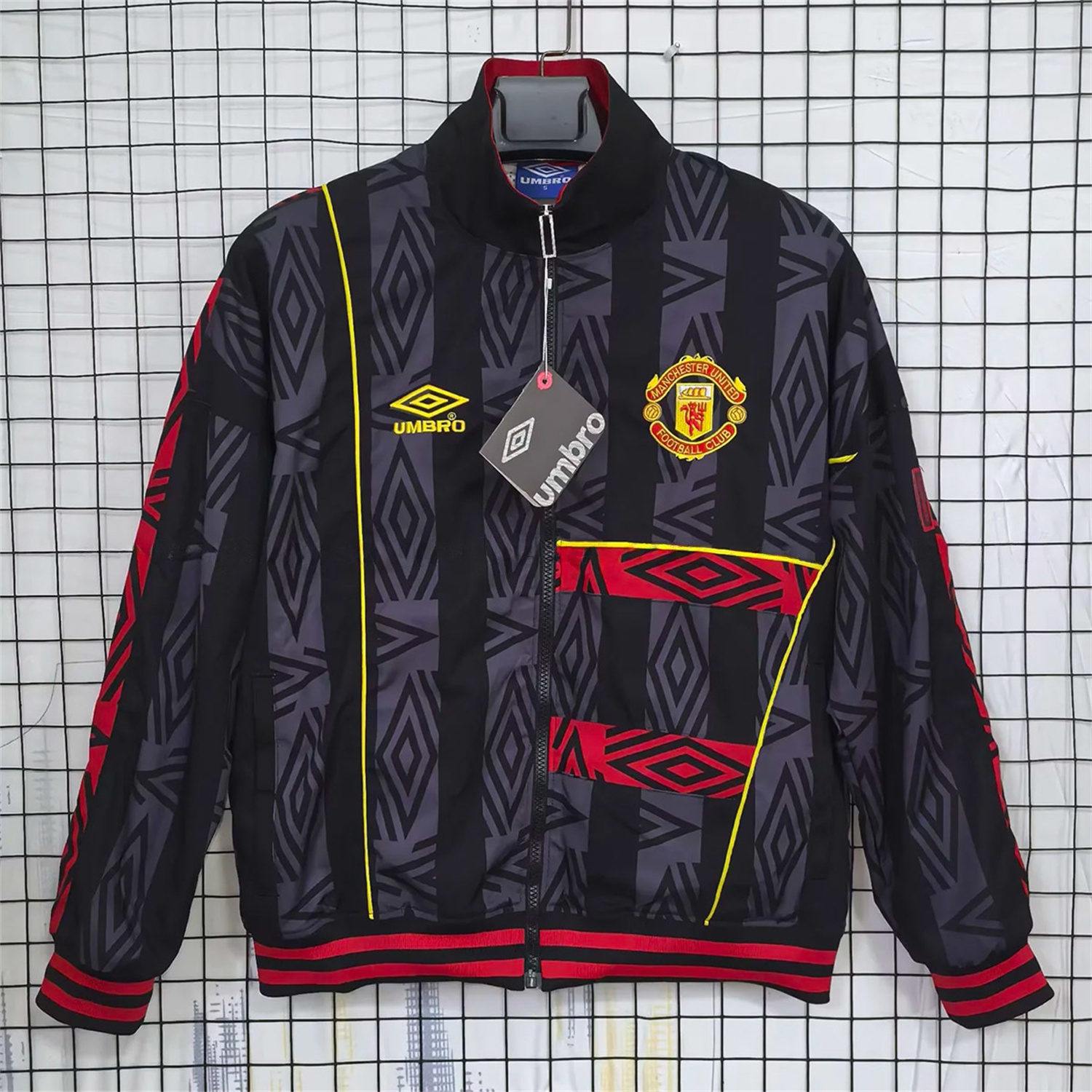 Retro Manchester United 1993-95 Black Windbreaker Jacket - JerseysGala