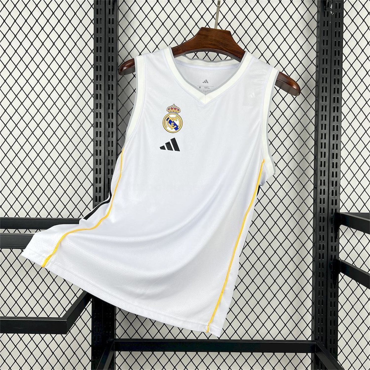 Real Madrid 25-26 White Basketball Training Vest - Fans Version - JerseysGala