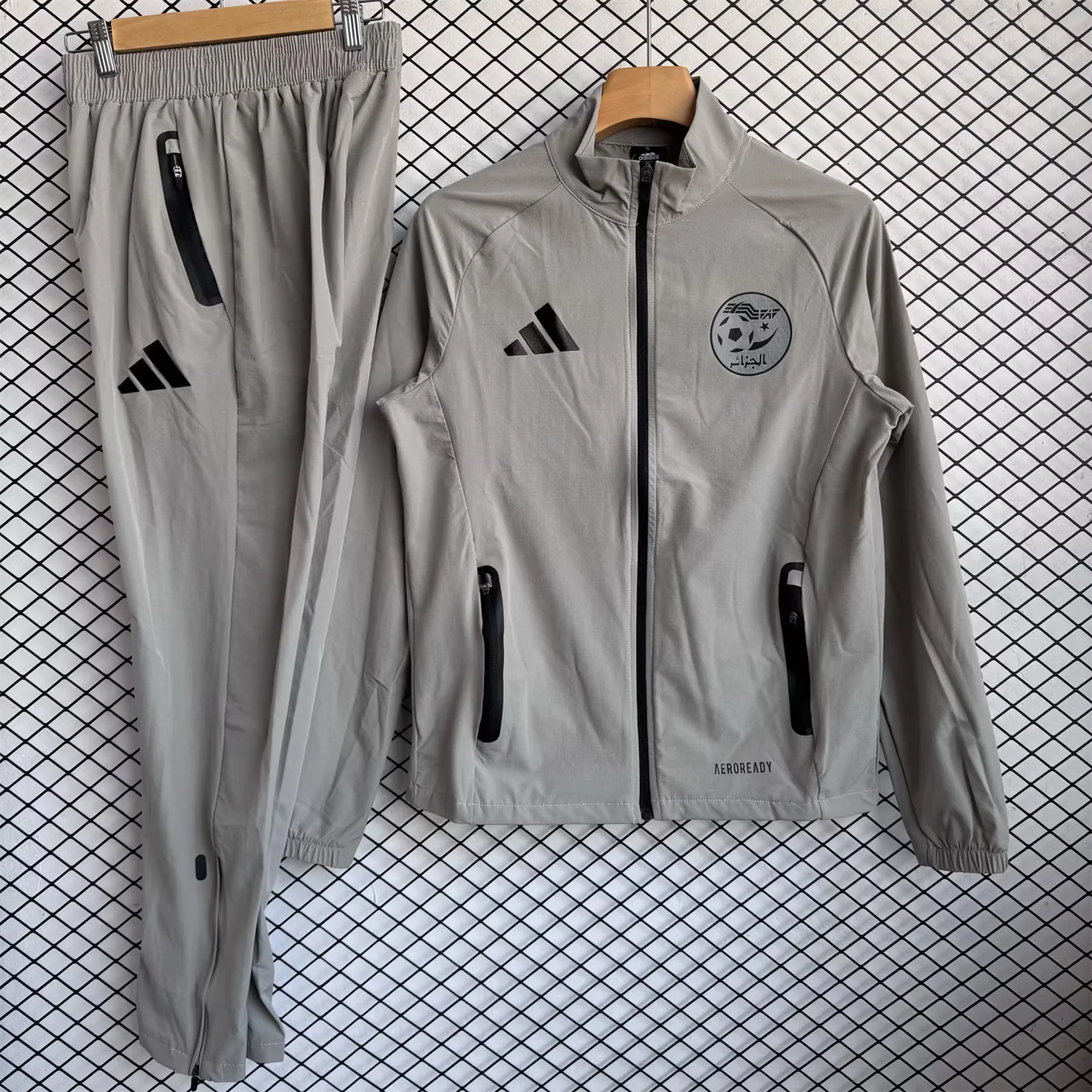 Algeria 25-26 Windbreaker Training Set - Grey Top and Pants - JerseysGala