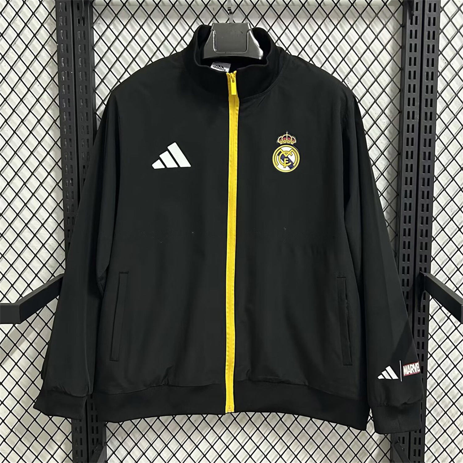 Real Madrid 25-26 Windbreaker Jacket - Black - JerseysGala