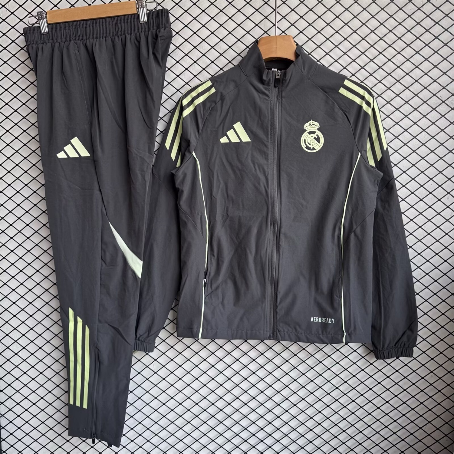 Real Madrid 25-26 Windbreaker Training Set - Green Grey Top and Pants - JerseysGala