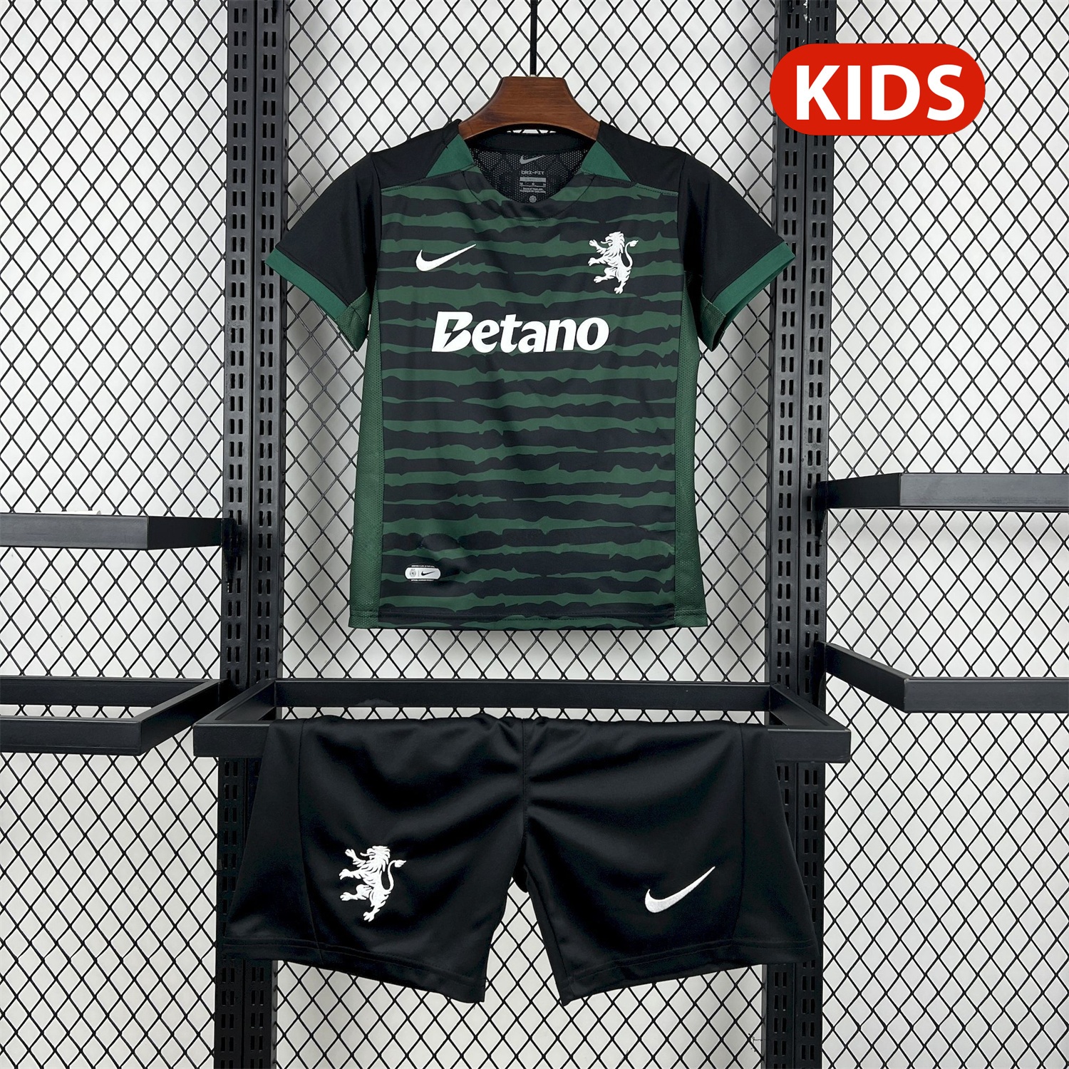 Sporting CP 25-26 Goalkeeper Green And Black Kids Kit - JerseysGala