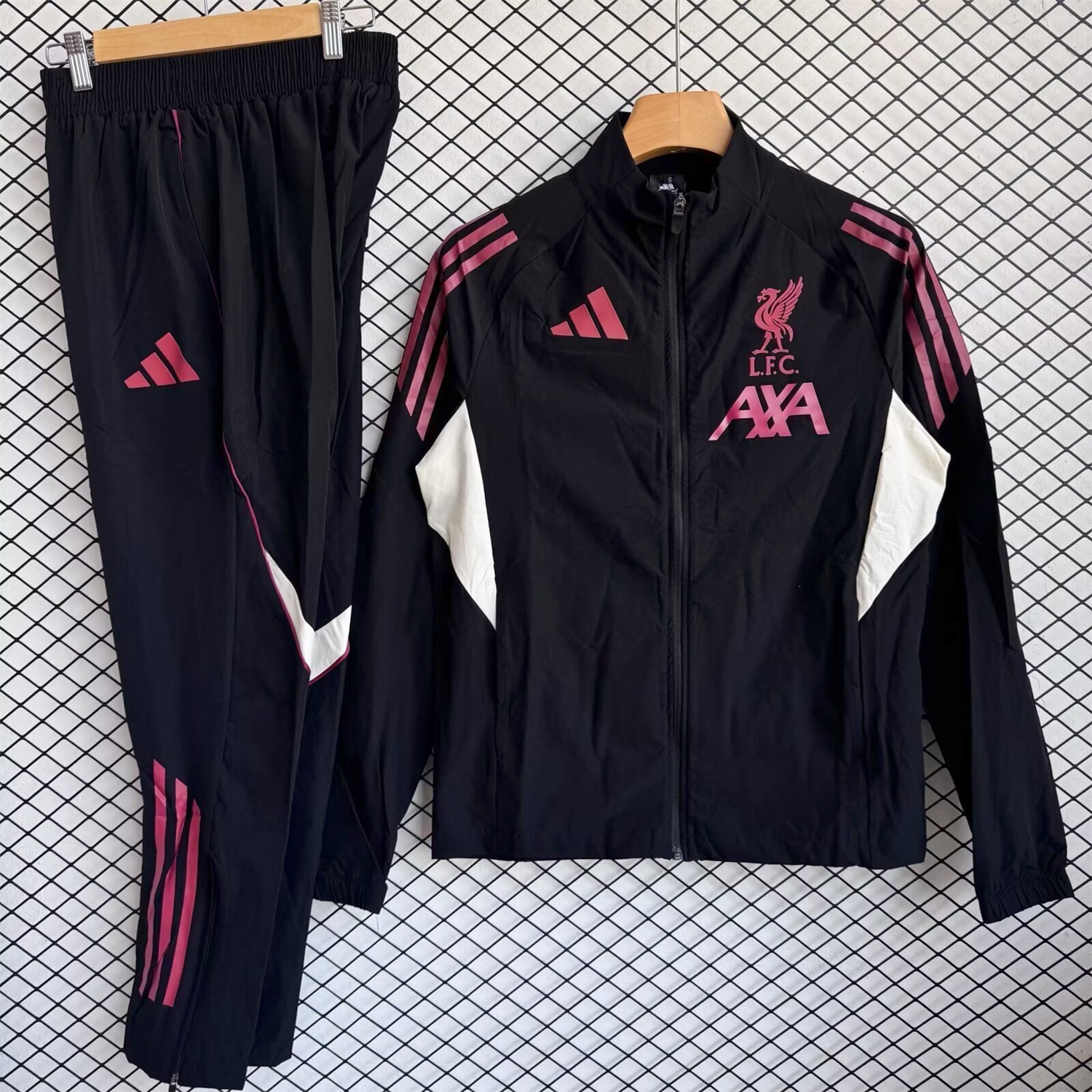 Liver.pool 25-26 Pink Logo Windbreaker Training Set - Black Top and Pants - JerseysGala